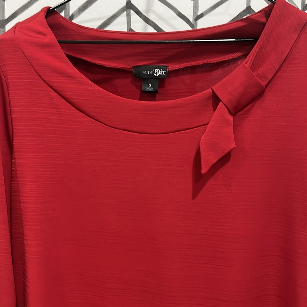 East 5th Ruby Red Long Sleeve With Scoop Neck Bow Embellishment Blouse, Sz.S - Picture 3 of 15